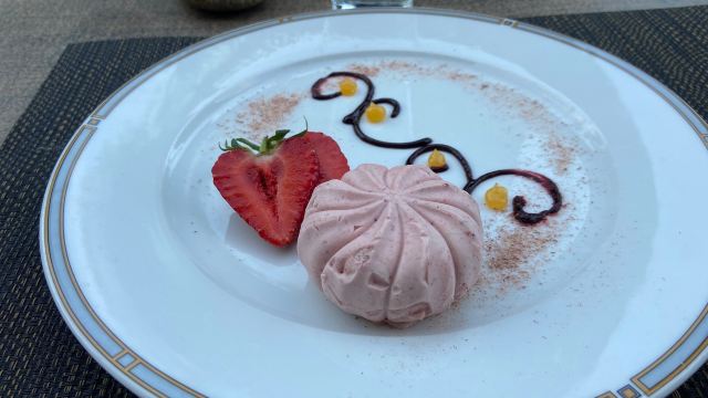 西加隆餐厅酒店-旅行者