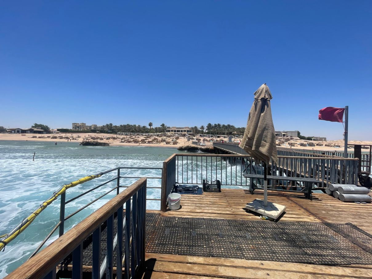 宁静阿尔法海滩酒店-旅行者