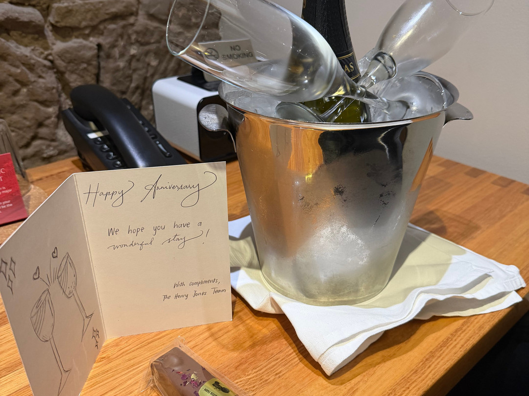 亨利琼斯艺术酒店主图