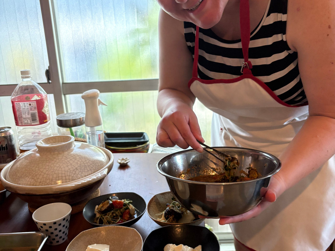 Comburger Cooking Japanese Home Meal with Sato-Shinjuku 3 Chome必去景点