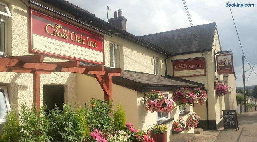 The Cross Oak Inn