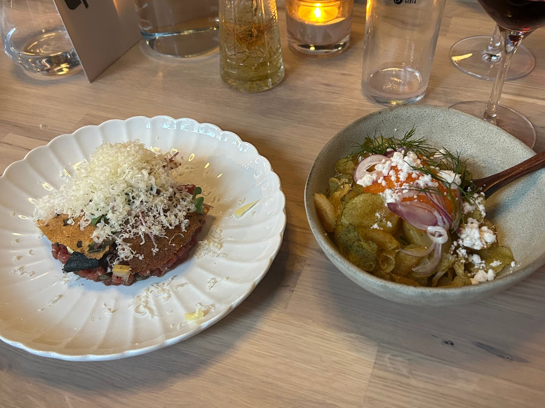 Hattmakarn Brasserie & Bar