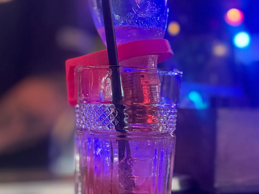 Legends Bar-阿尔布赞拉必去景点