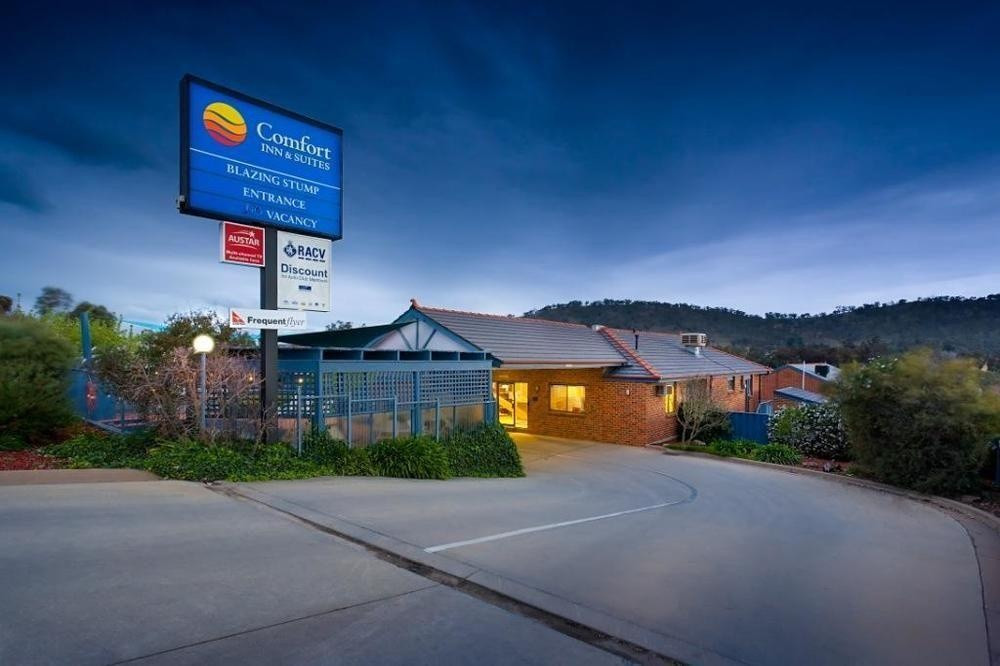 Ebden酒店住宿-Blazing Stump Motel and Suites
