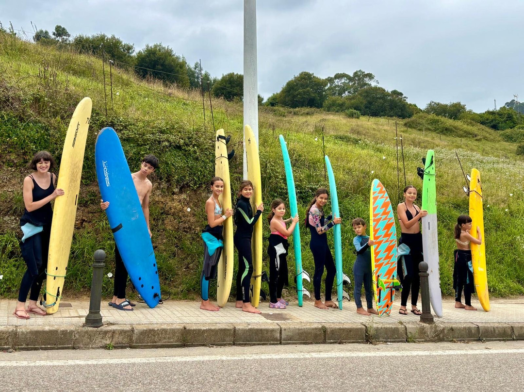 Black Shark Surfhouse - Surfschool-Cobreces必去景点