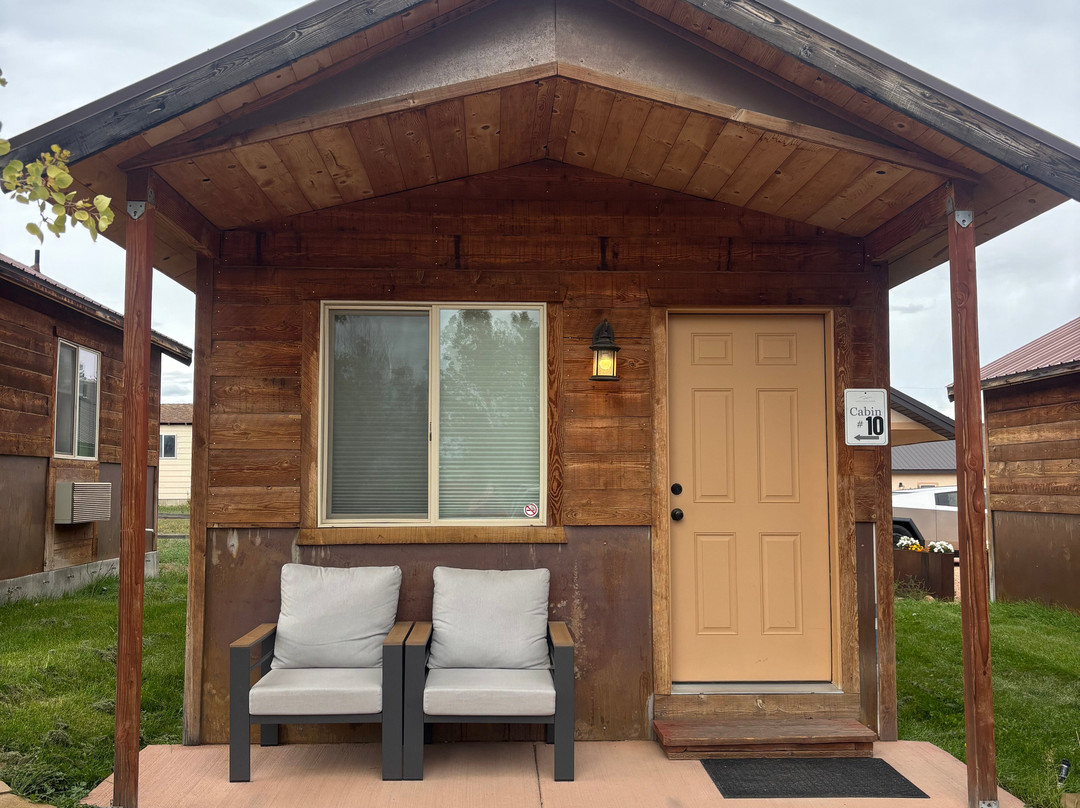 山岭汽车旅馆和小屋主图