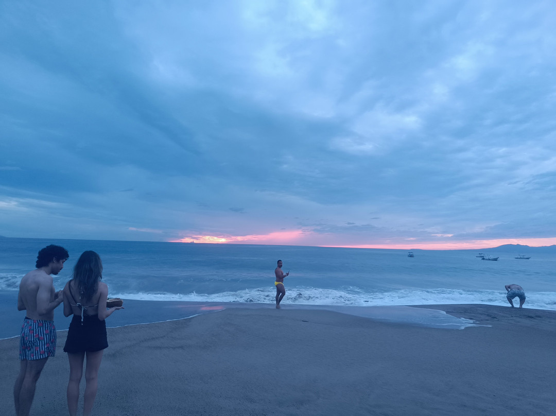 Playa de los Muertos-瓦拉塔港必去景点