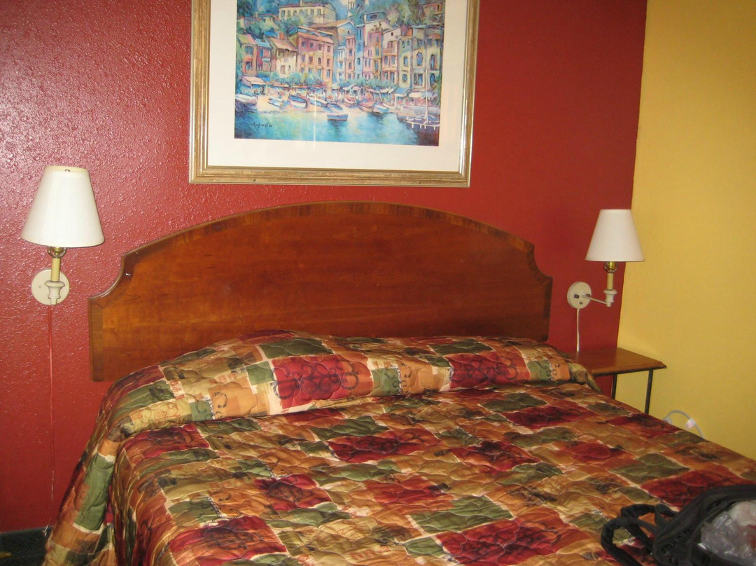 Oceanside Inn & Suites