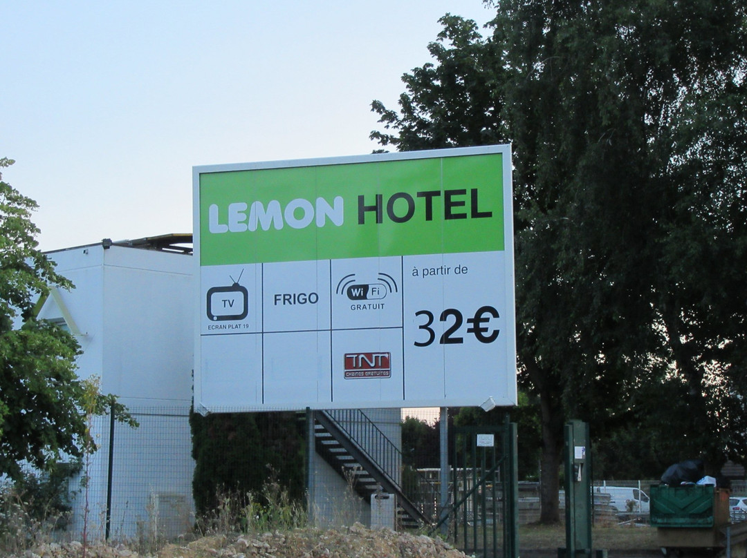 沙泰勒罗柠檬酒店