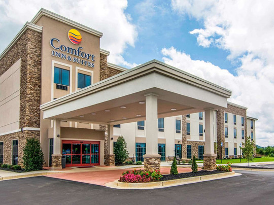 Comfort Inn & Suites主图