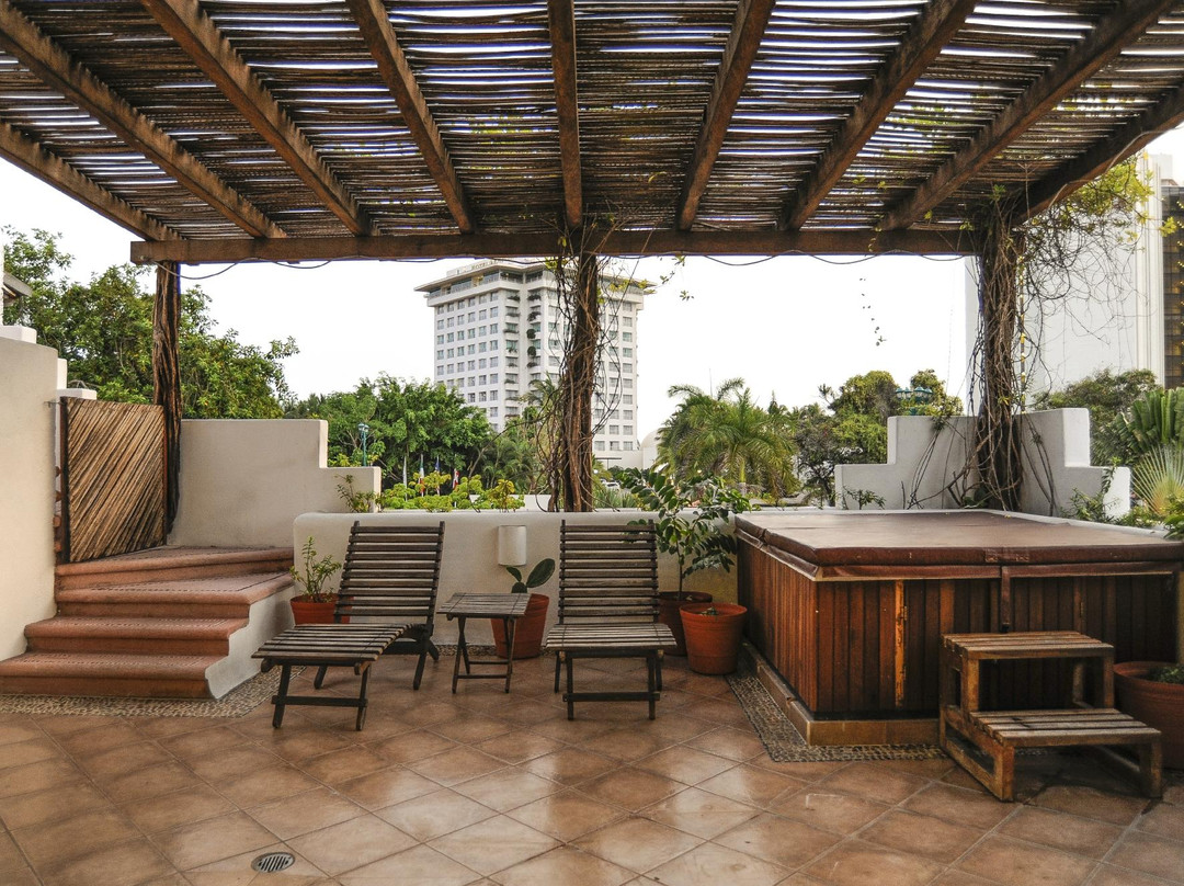 Hotel Suites Ixtapa Plaza y Centro Comercial