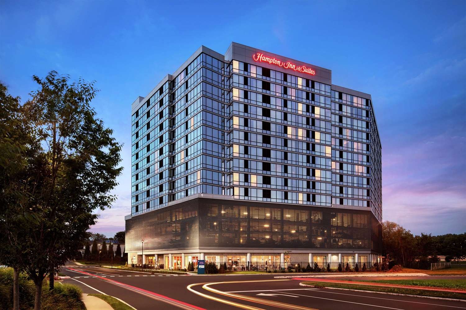 Hampton Inn & Suites Teaneck Glenpointe-官方