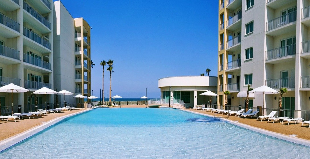 Peninsula Island Resort & Spa