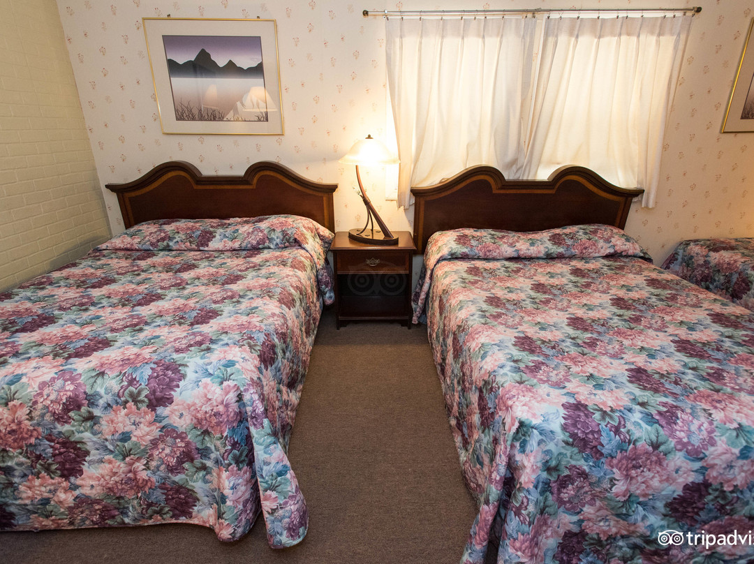 福尔斯汽车旅馆