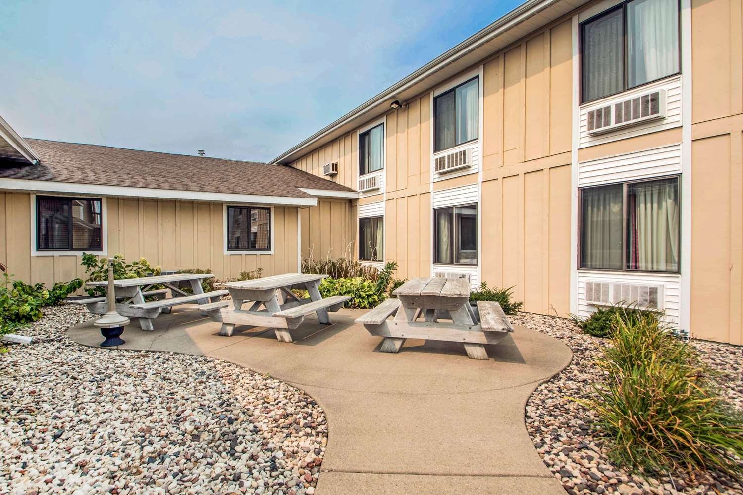 Clarion Pointe Tomah-官方