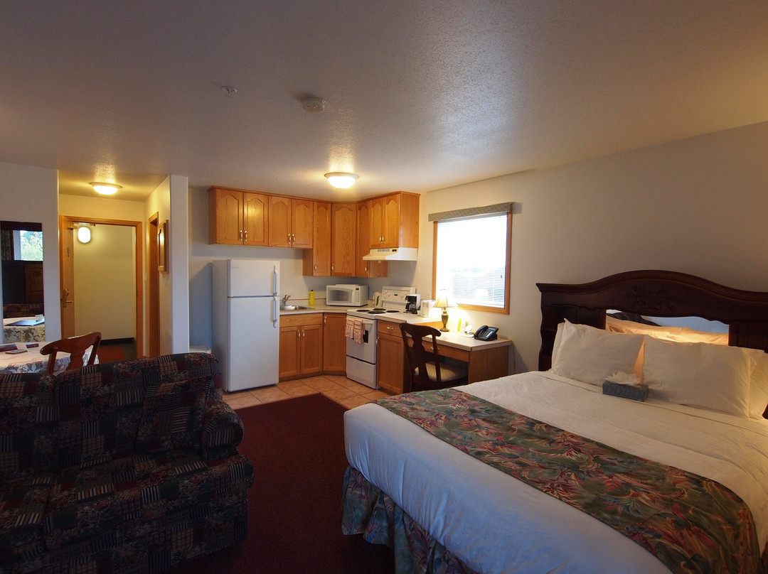 High Level酒店住宿-Executive House Suites Hotel & Conference Centre