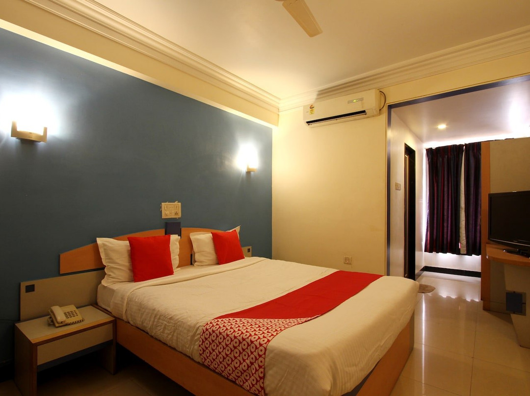 OYO 23182 Hotel Dhammanagi Comforts