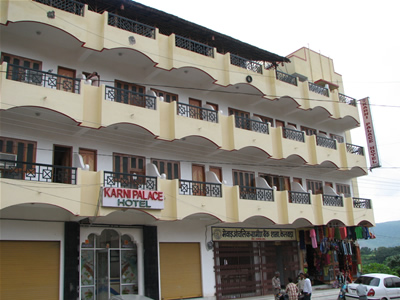 Karni Palace Hotel-浴室