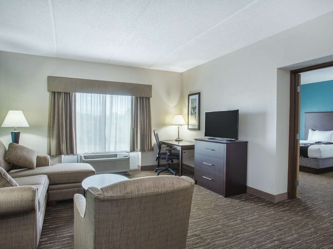 Comfort Inn & Suites Sarasota I75主图