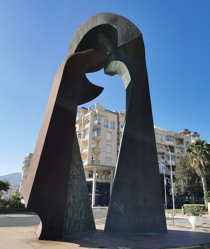 Monumento Encuentros-梅利利亚必去景点