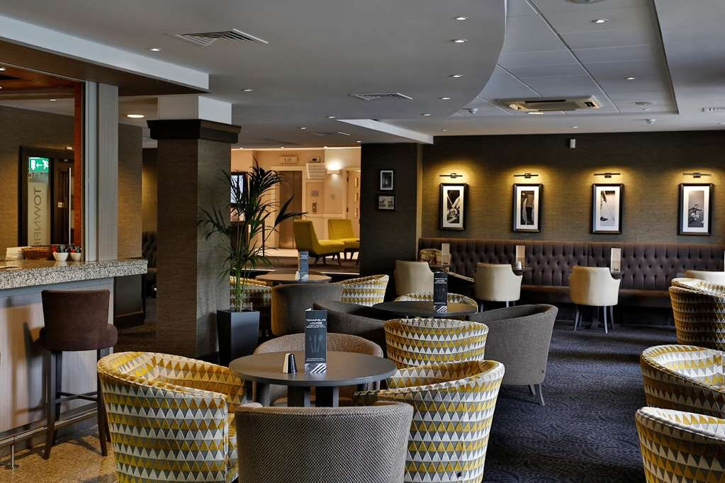 Cresta Court Hotel主图
