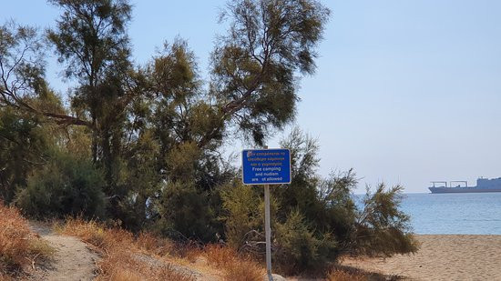 Roukouna Beach景点图片