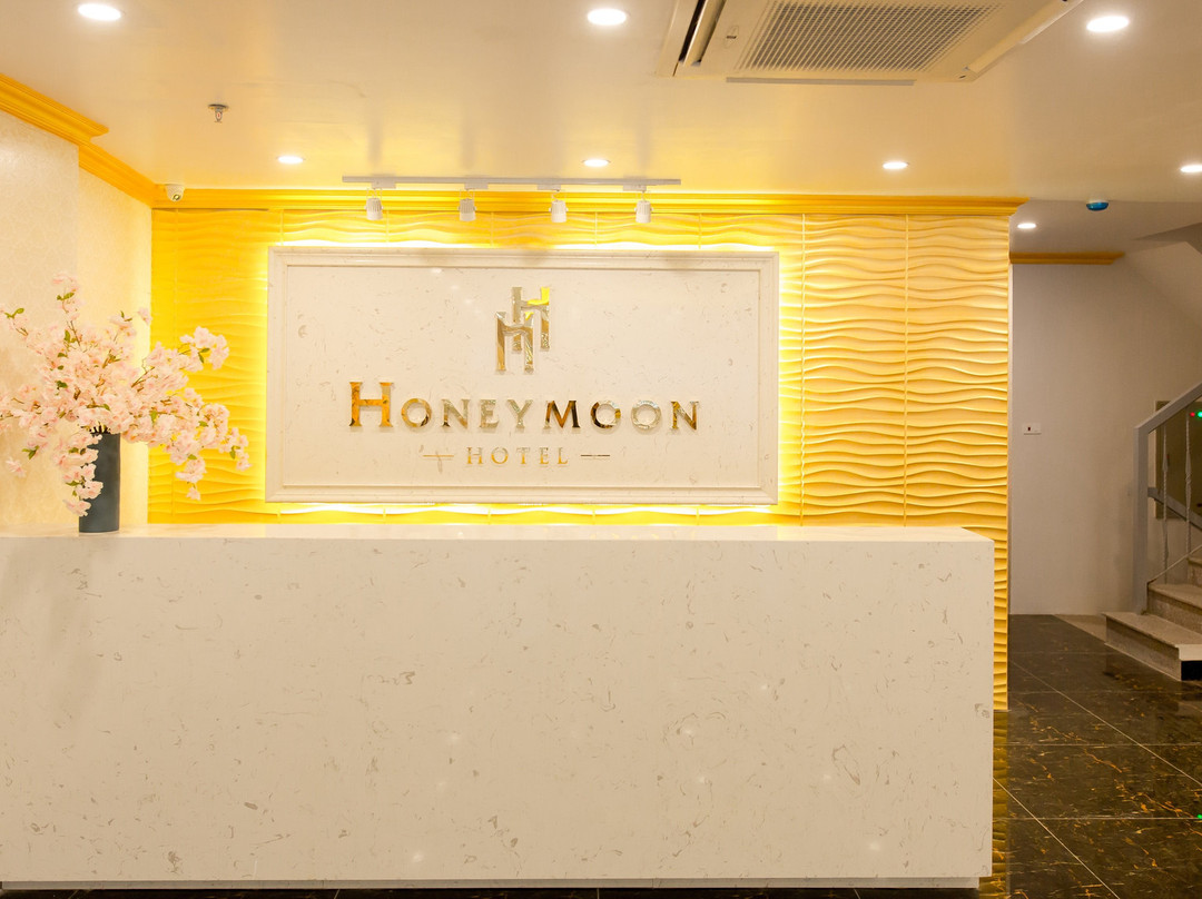 Honeymoon Hotel主图
