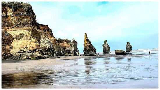 Three Sisters And The Elephant Rock景点图片