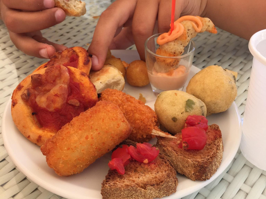 Bistro Art Cafe-Sant'Anastasia必去景点