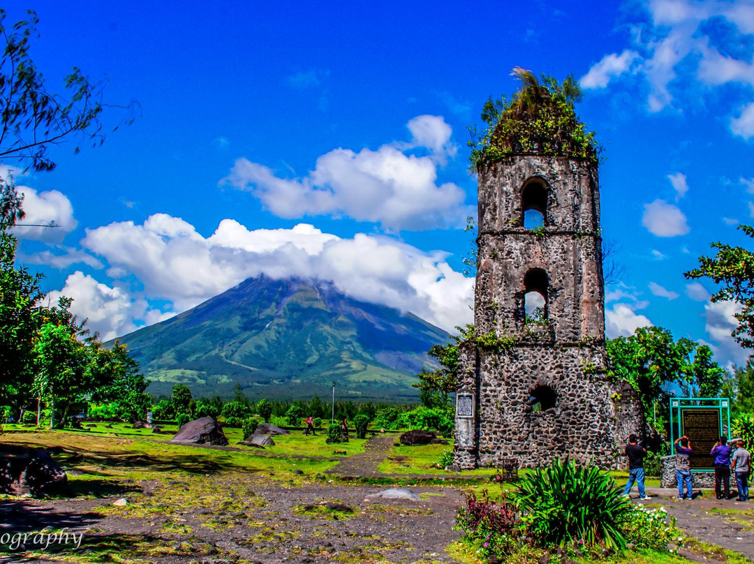 Cagsawa Ruins Park
