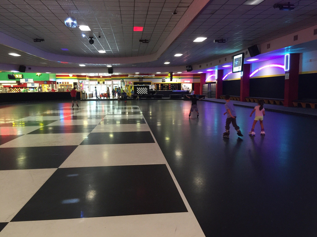 Slocomb旅游景点-Fun Zone Skate Center