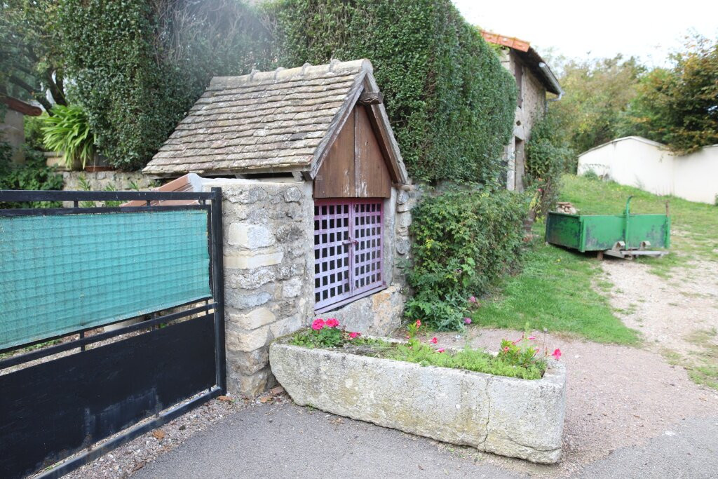 Fontaine Aux Dames De Charrecey