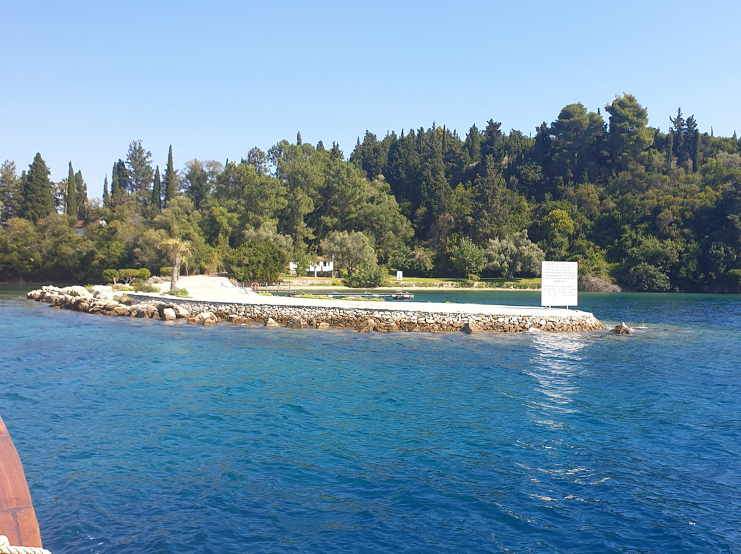 Papanikolis Boat Cruises景点图片
