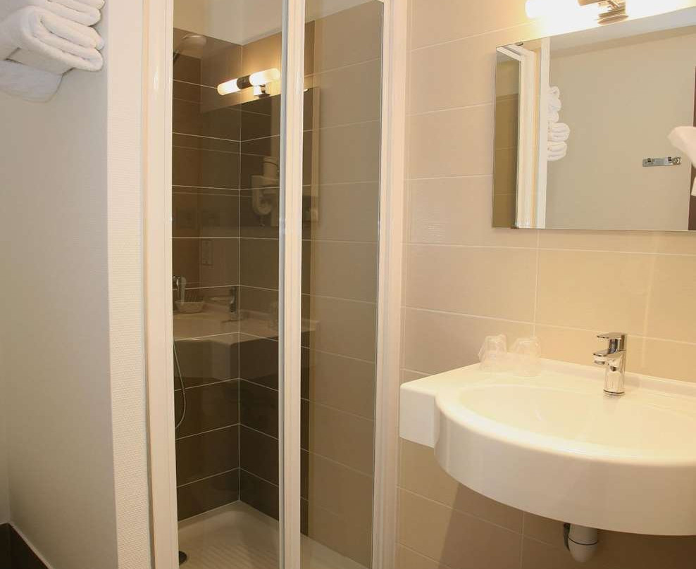 Hotel Du Louvre Cherbourg主图