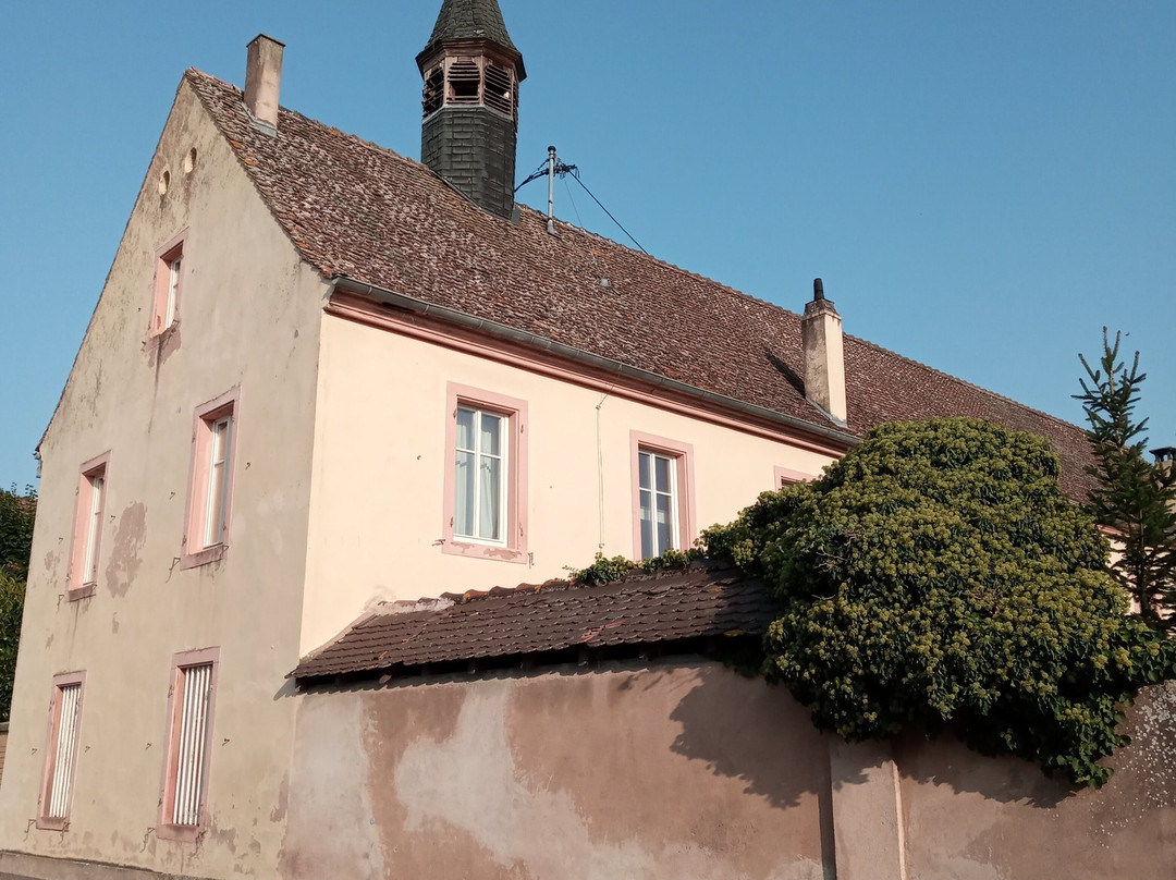 A l'Ancien Couvent de Petra主图