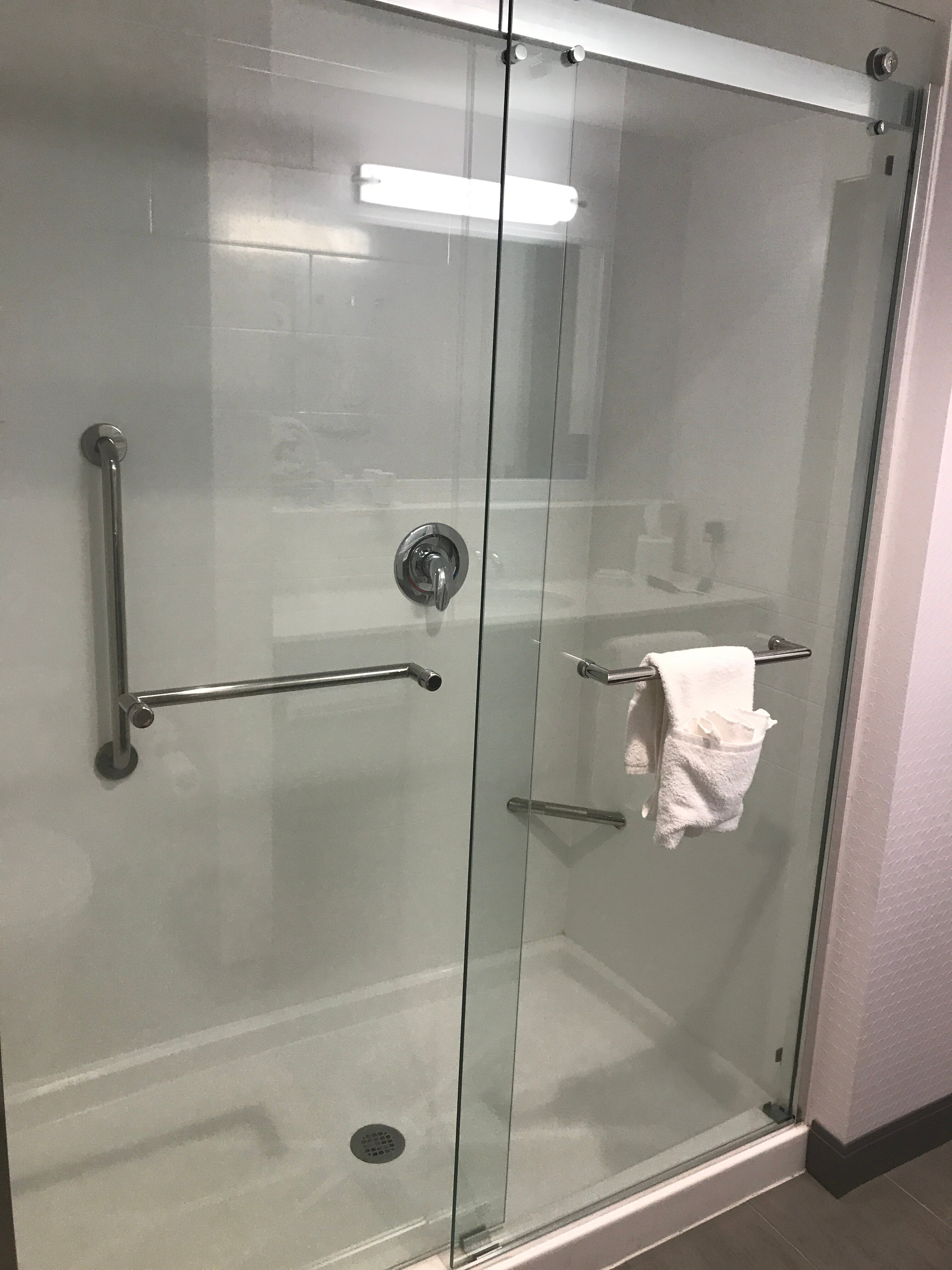 Hampton Inn By Hilton Sikeston-浴室