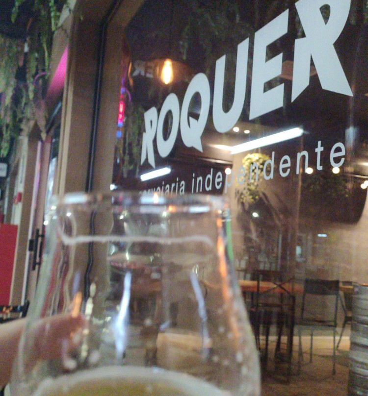 Roquer Garden Tap House