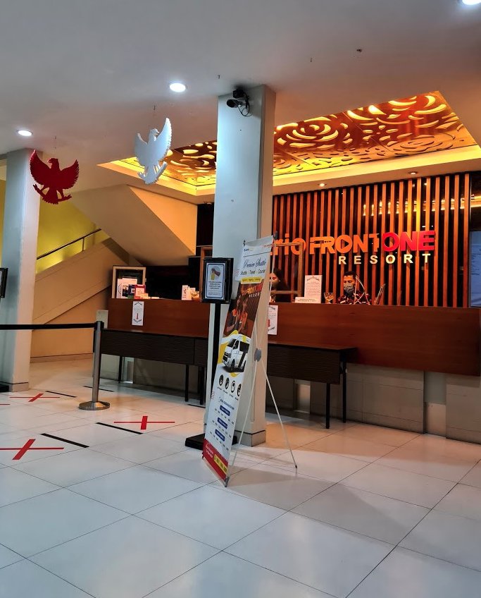 Front One Resort Magelang-浴室