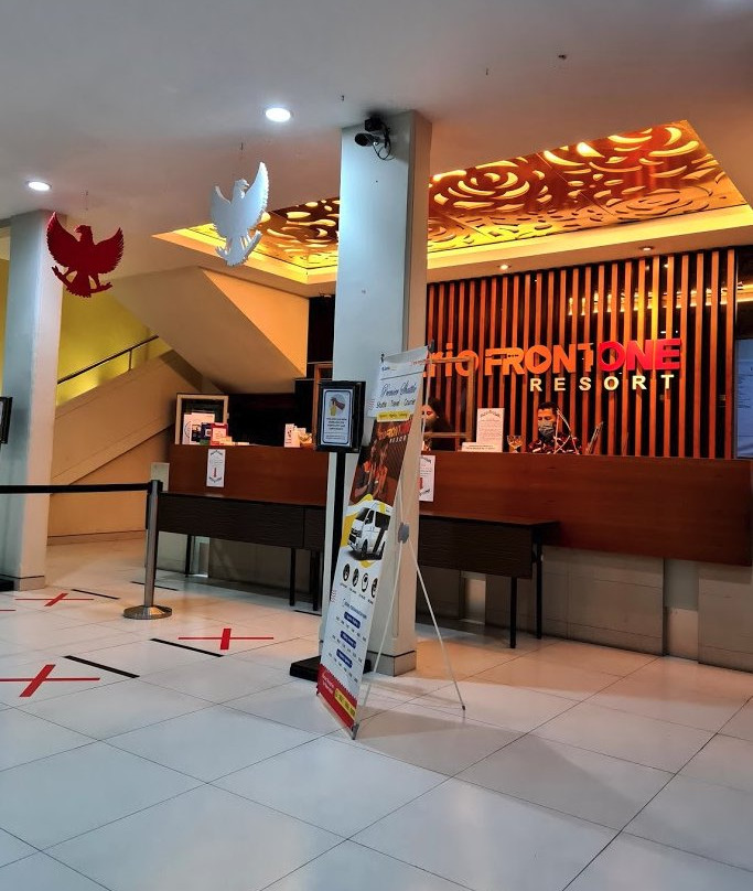 Front One Resort Magelang主图