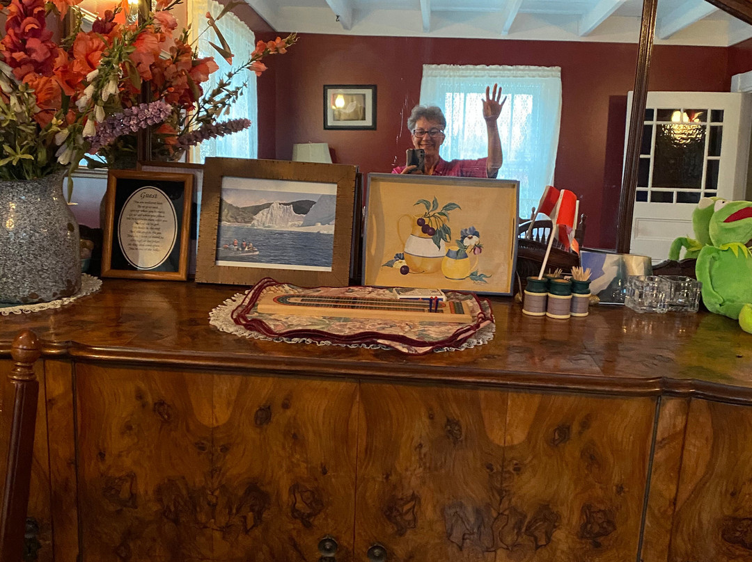 The Rolling Hills主图