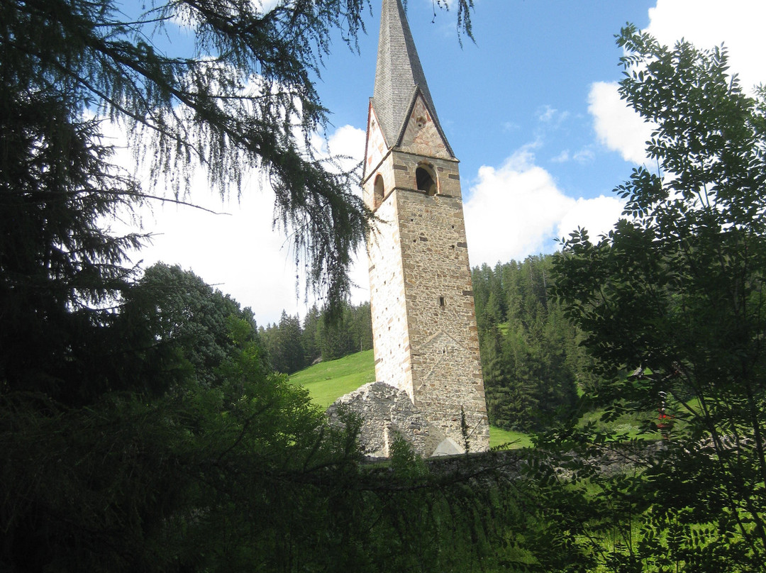 Vecchia Chiesa Di San Genesio-La Valle必去景点