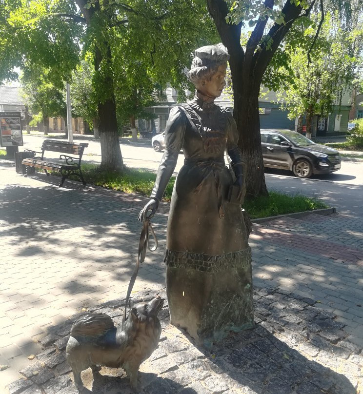 Dama s Sobachkoi Sculpture-Serpukhov必去景点