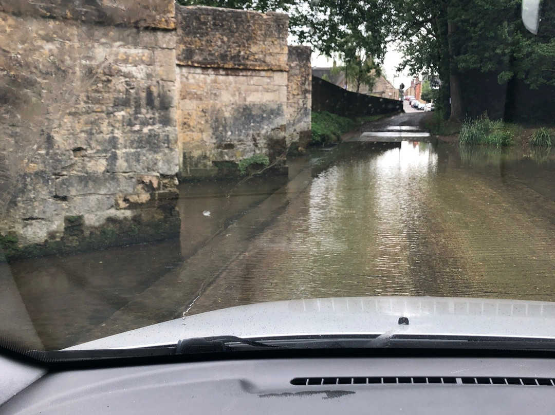 Geddington Bridge景点图片