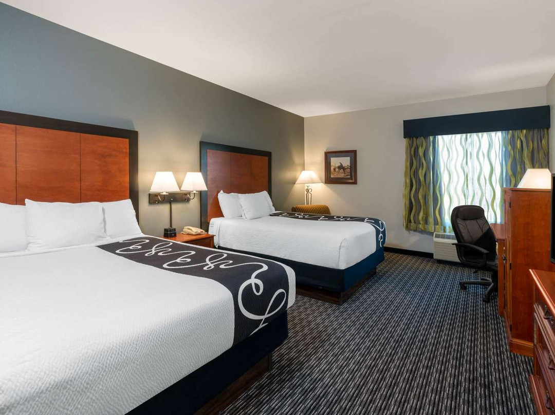 La Quinta Inn & Suites by Wyndham Rifle主图