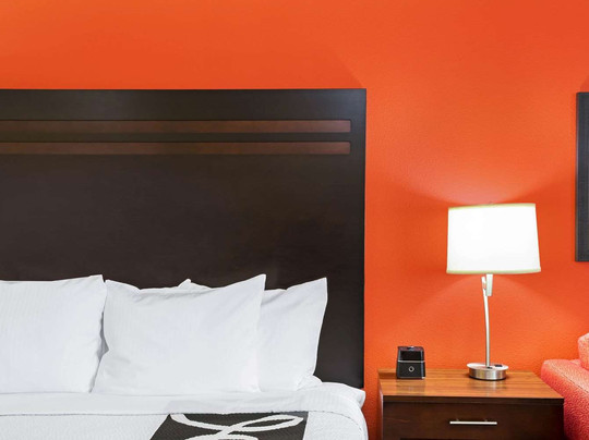 La Quinta Inn & Suites主图