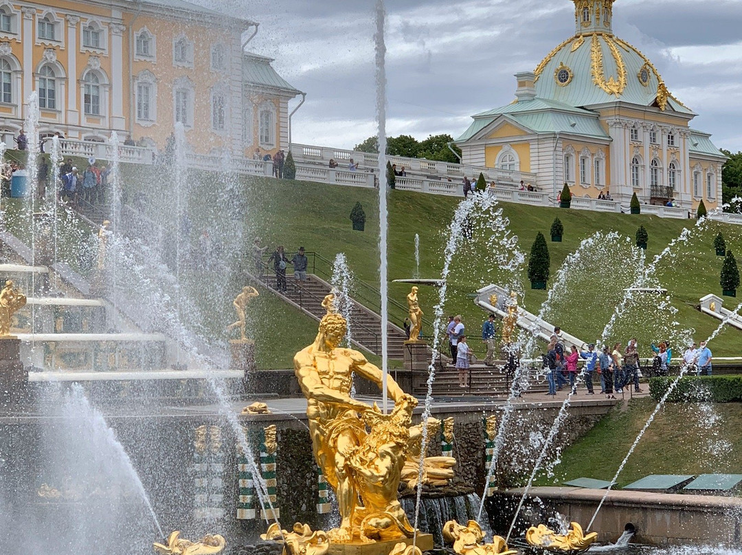 Familia Tours-圣彼得堡必去景点