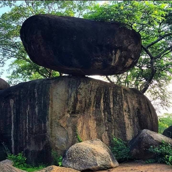 Balancing Rocks-贾巴尔普尔必去景点