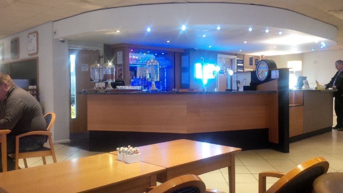 Holiday Inn Express Gloucester - South By IHG-浴室