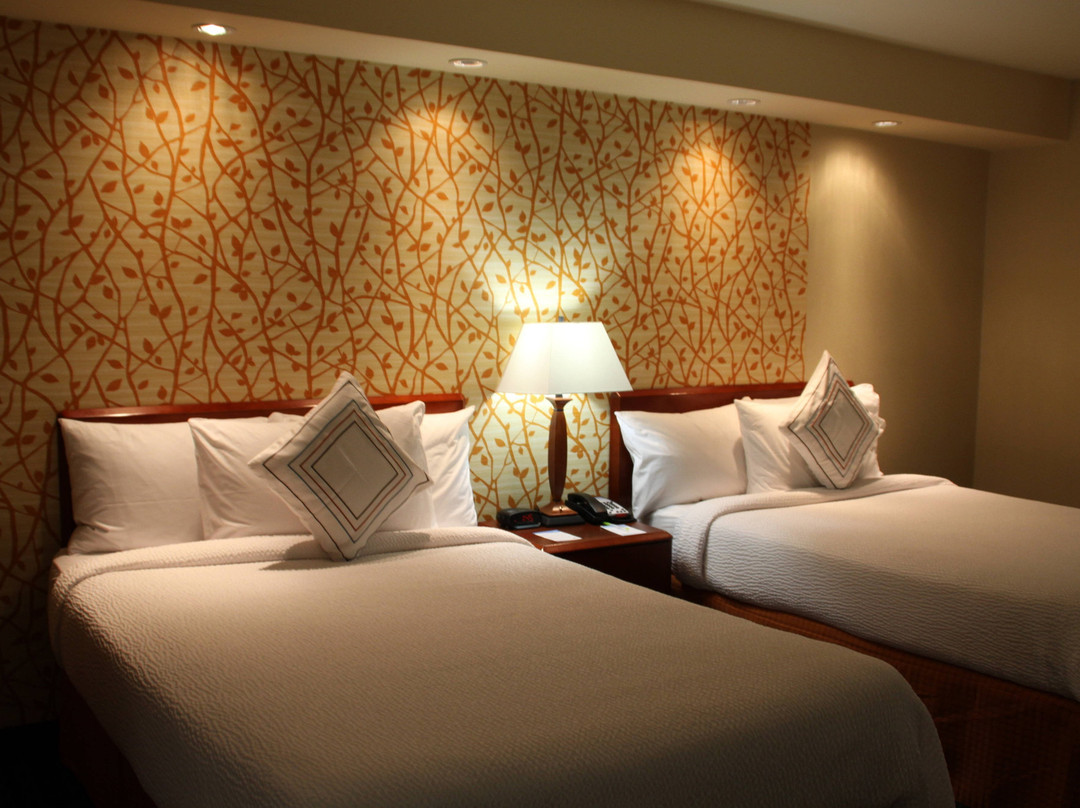 登顿费尔菲尔德旅馆&套房酒店主图