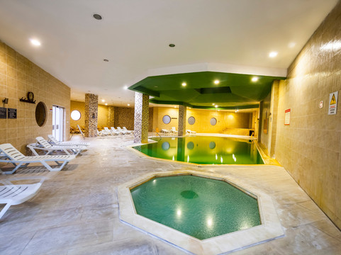 里多斯温泉水疗酒店主图